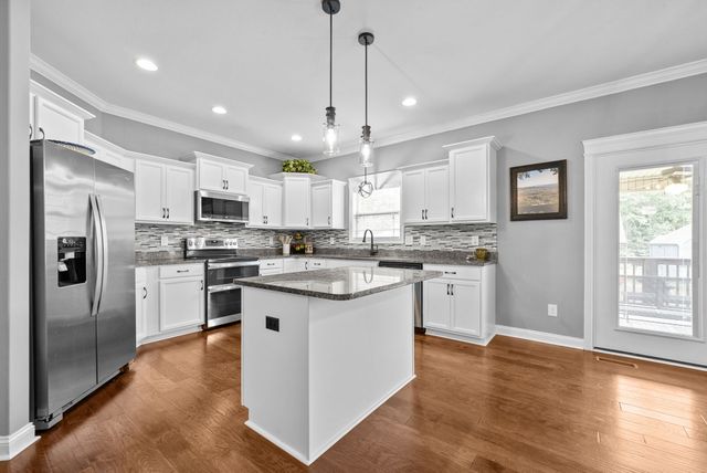 101 Brumfield Ct, Clarksville, TN 37043
