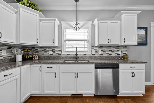 101 Brumfield Ct, Clarksville, TN 37043