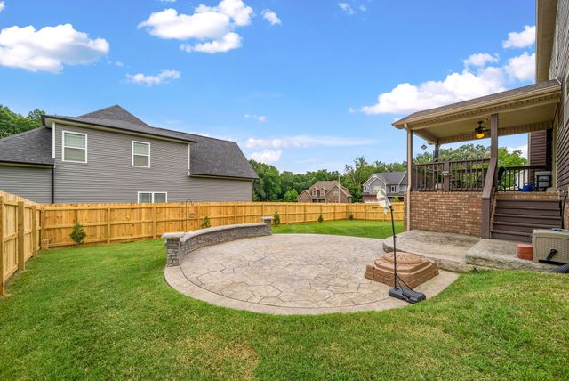 101 Brumfield Ct, Clarksville, TN 37043