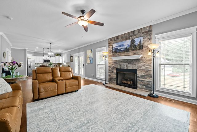 101 Brumfield Ct, Clarksville, TN 37043