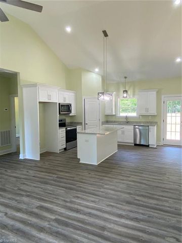 613 Kendall Street, Eden, NC 27288