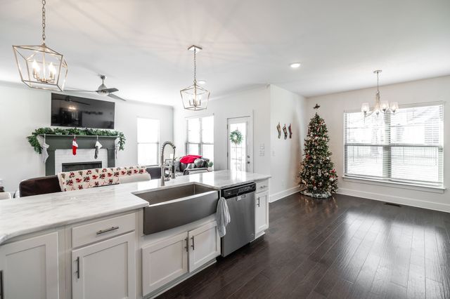 1055 Appaloosa Way, Gallatin, TN 37066