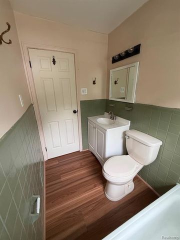 25428 Hopkins Street, Dearborn Heights, MI 48125