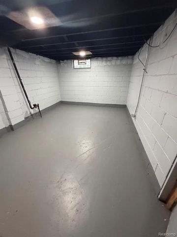 25428 Hopkins Street, Dearborn Heights, MI 48125