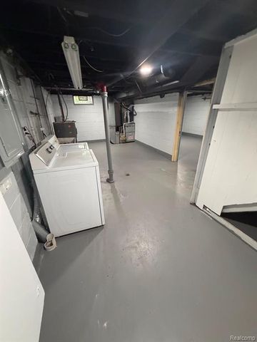 25428 Hopkins Street, Dearborn Heights, MI 48125