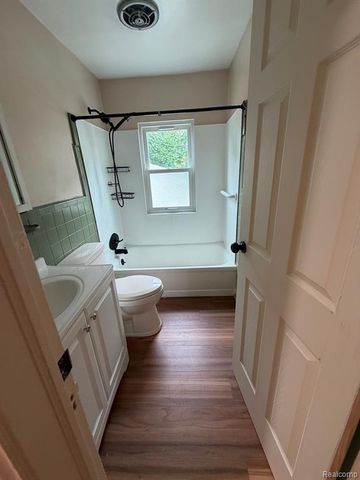 25428 Hopkins Street, Dearborn Heights, MI 48125