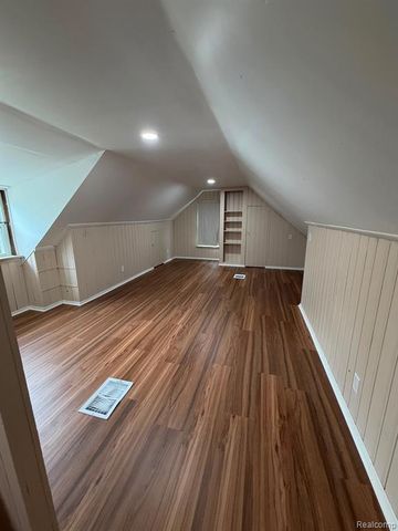 25428 Hopkins Street, Dearborn Heights, MI 48125