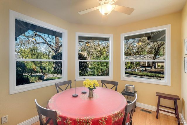 934 Fairway Dr, Sonoma, CA 95476