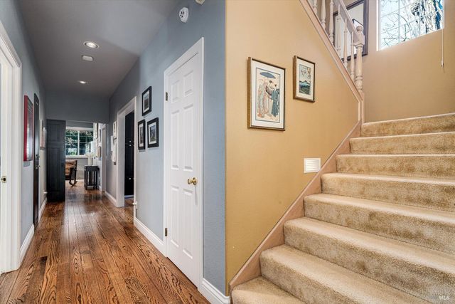 934 Fairway Dr, Sonoma, CA 95476