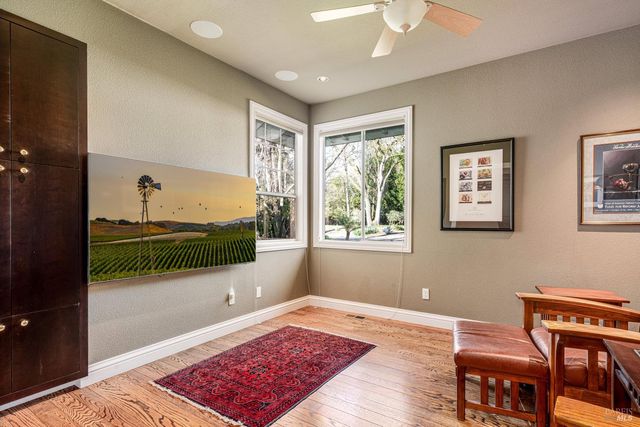 934 Fairway Dr, Sonoma, CA 95476