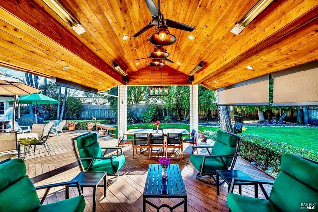 934 Fairway Dr, Sonoma, CA 95476