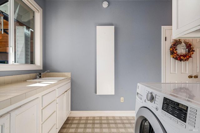 934 Fairway Dr, Sonoma, CA 95476