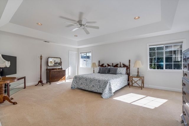 934 Fairway Dr, Sonoma, CA 95476