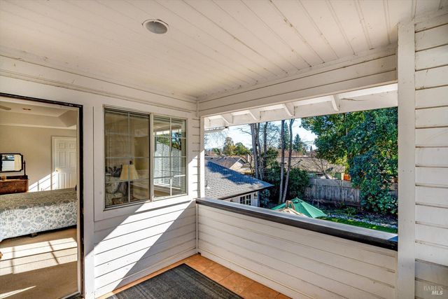 934 Fairway Dr, Sonoma, CA 95476