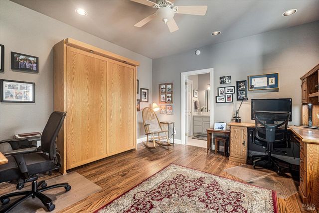 934 Fairway Dr, Sonoma, CA 95476