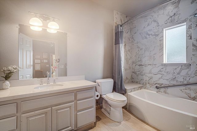 934 Fairway Dr, Sonoma, CA 95476