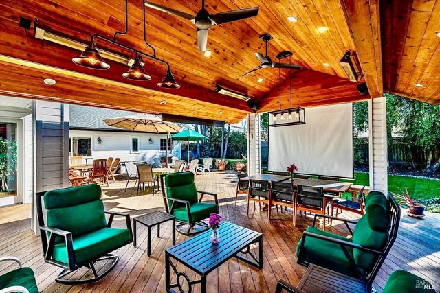 934 Fairway Dr, Sonoma, CA 95476