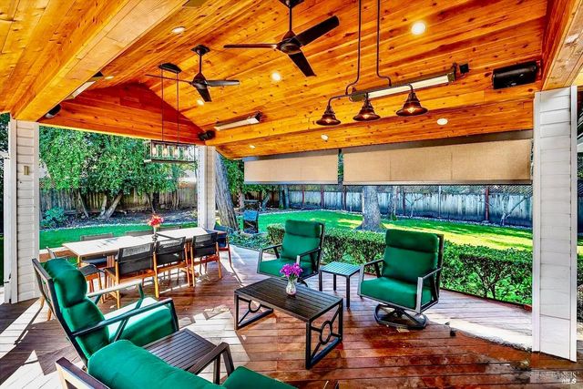 934 Fairway Dr, Sonoma, CA 95476