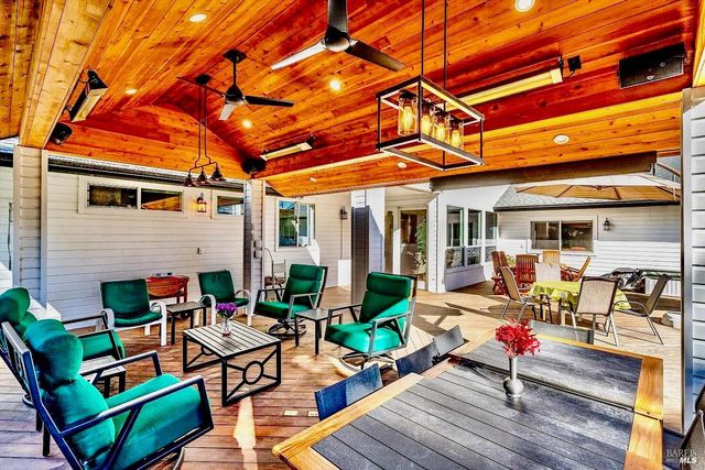 934 Fairway Dr, Sonoma, CA 95476