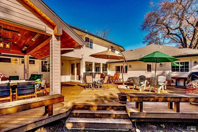 934 Fairway Dr, Sonoma, CA 95476