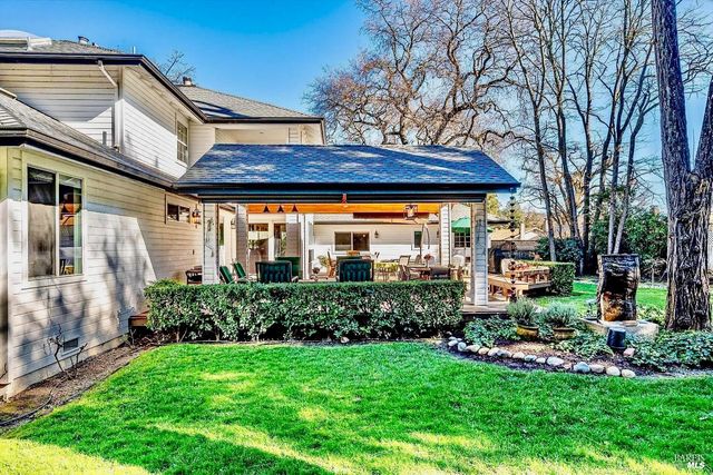 934 Fairway Dr, Sonoma, CA 95476