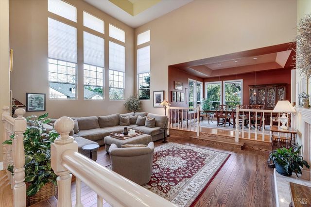 934 Fairway Dr, Sonoma, CA 95476