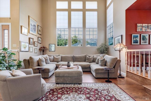 934 Fairway Dr, Sonoma, CA 95476