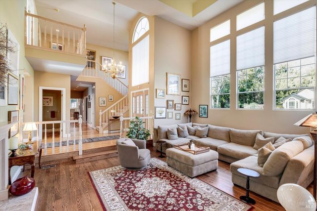 934 Fairway Dr, Sonoma, CA 95476