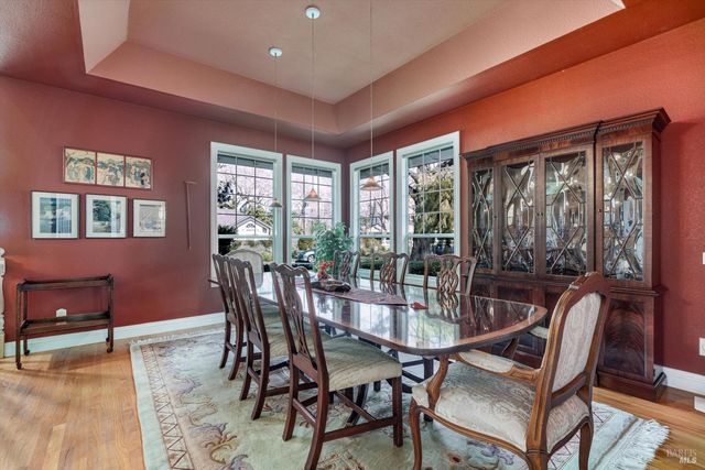 934 Fairway Dr, Sonoma, CA 95476