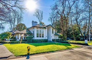 934 Fairway Dr, Sonoma, CA 95476