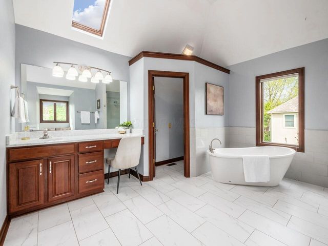 10900 Buckingham Place, Powell, OH 43065