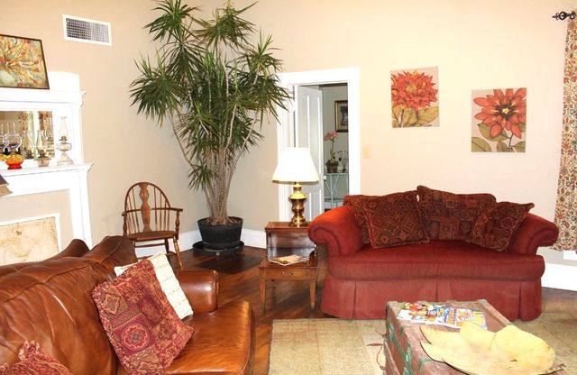 801 N Lane Street, Comanche, TX 76442