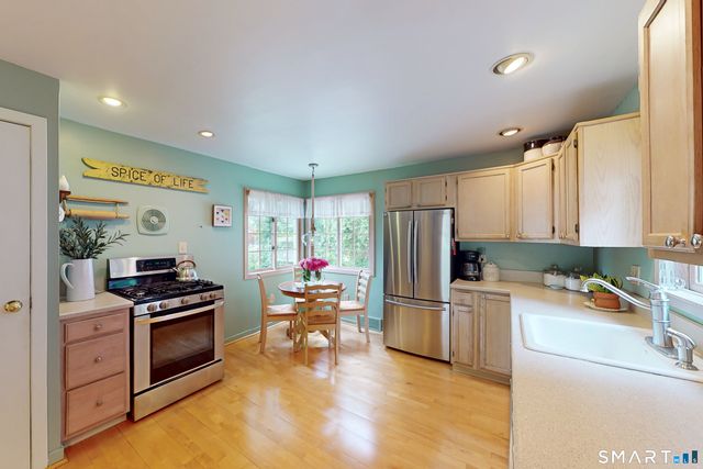 4 Kearn Road, New Fairfield, CT 06812
