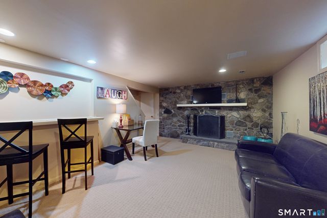 4 Kearn Road, New Fairfield, CT 06812