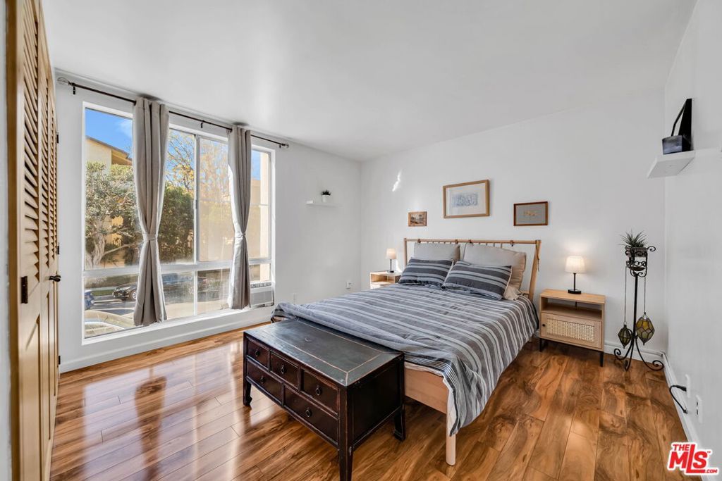 Image 10 of property listing at 6199 Canterbury Drive 102, Culver City, CA 90230