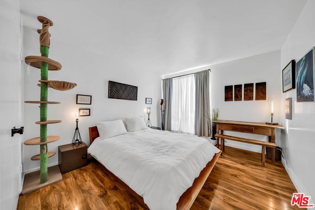 Image 14 of property listing at 6199 Canterbury Drive 102, Culver City, CA 90230