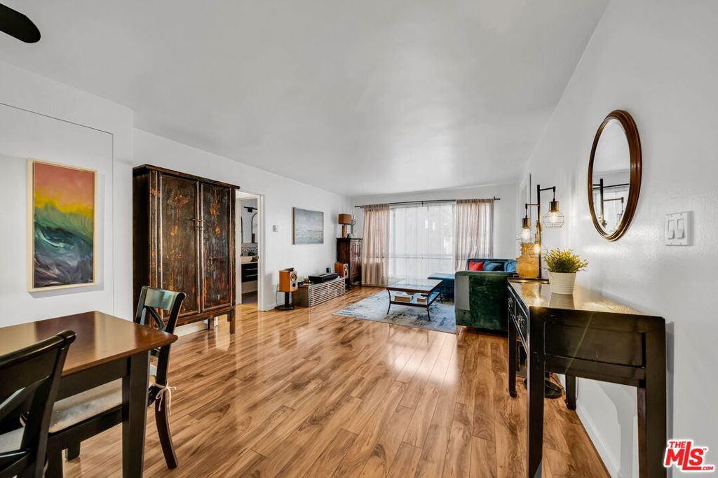 Image 2 of property listing at 6199 Canterbury Drive 102, Culver City, CA 90230