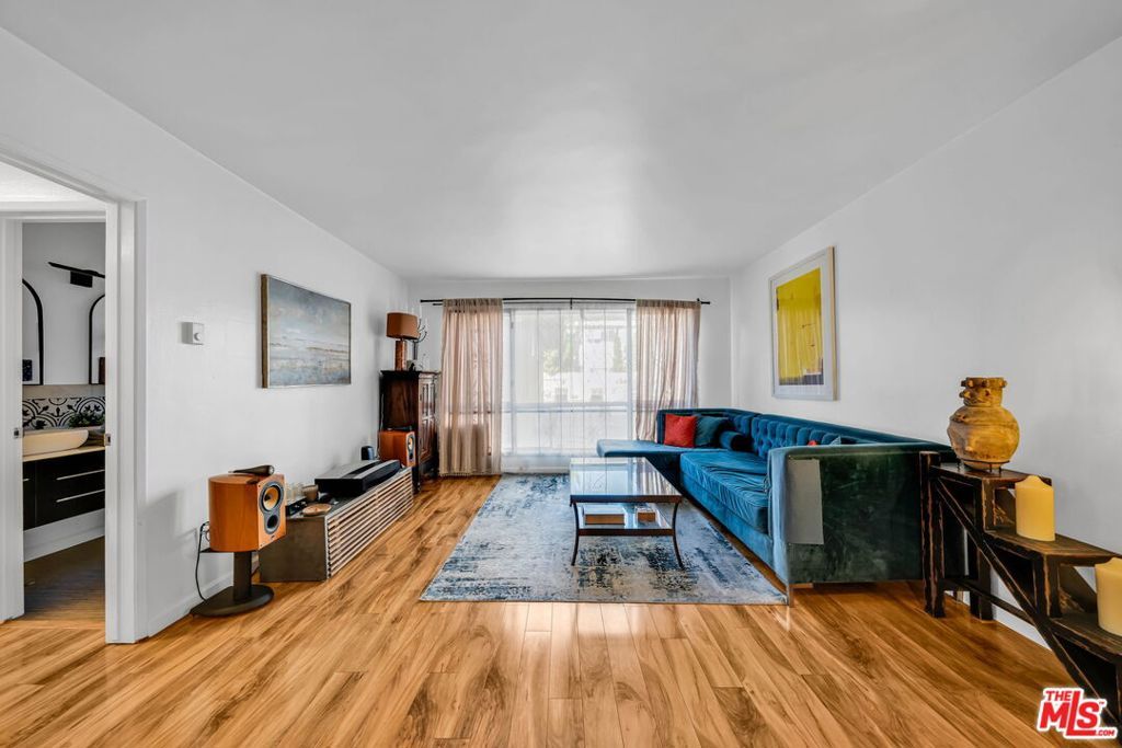 Image 6 of property listing at 6199 Canterbury Drive 102, Culver City, CA 90230