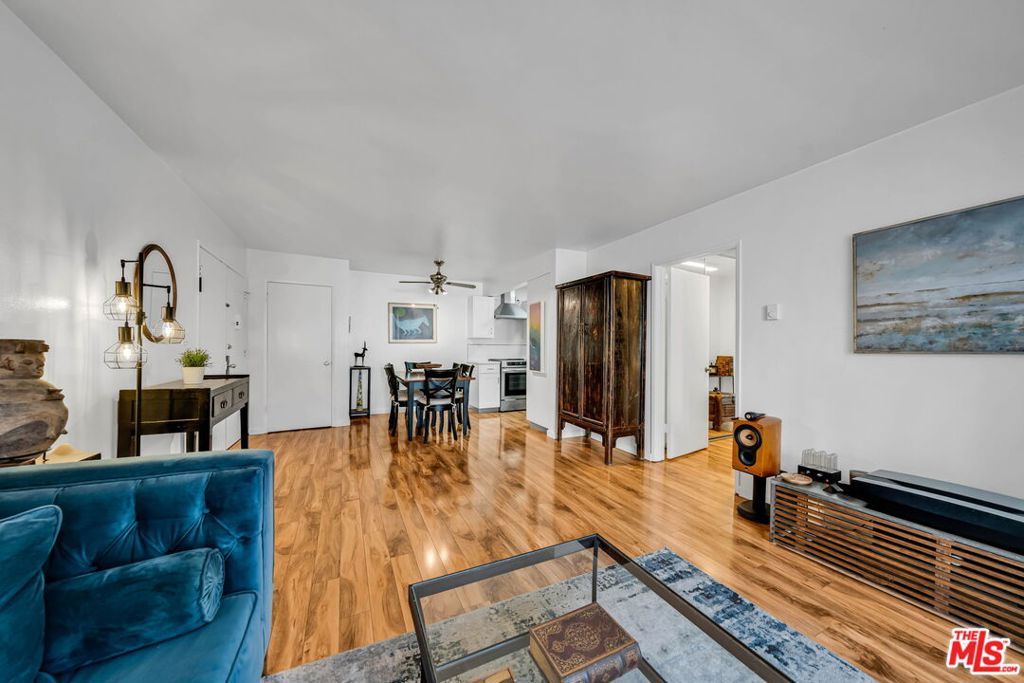 Image 7 of property listing at 6199 Canterbury Drive 102, Culver City, CA 90230