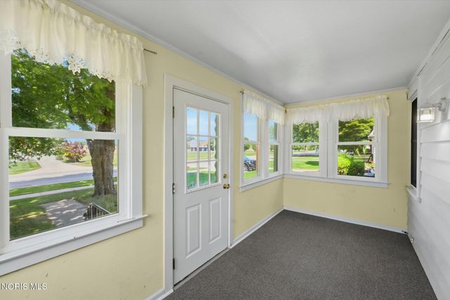 3004 Starr Avenue, Oregon, OH 43616