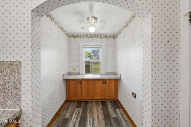 3004 Starr Avenue, Oregon, OH 43616