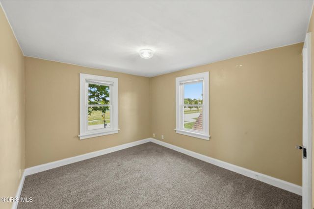 3004 Starr Avenue, Oregon, OH 43616