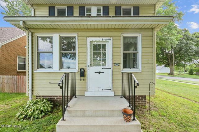 3004 Starr Avenue, Oregon, OH 43616