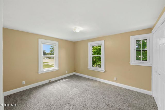 3004 Starr Avenue, Oregon, OH 43616