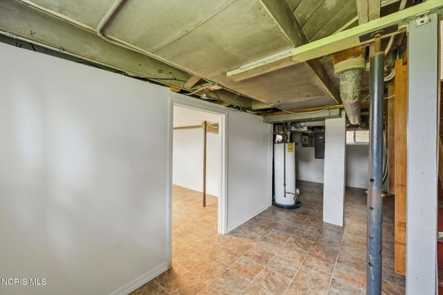 3004 Starr Avenue, Oregon, OH 43616