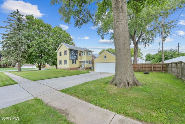 3004 Starr Avenue, Oregon, OH 43616