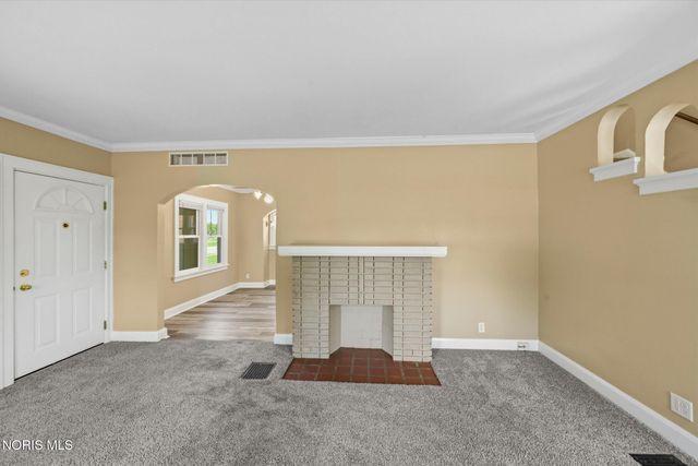 3004 Starr Avenue, Oregon, OH 43616
