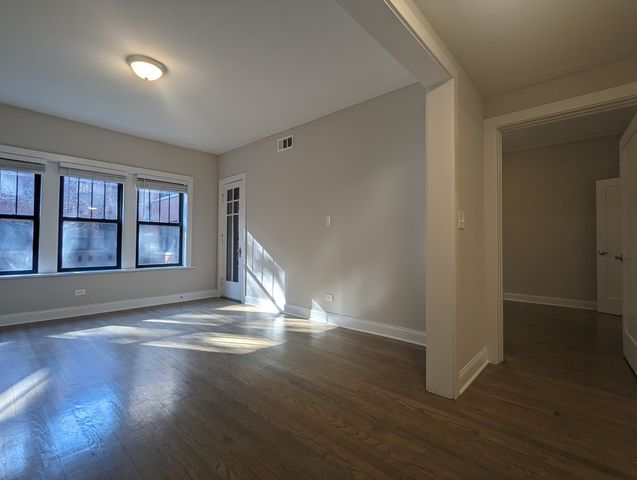 2524 N Kedzie Avenue 3W, Chicago, IL 60647