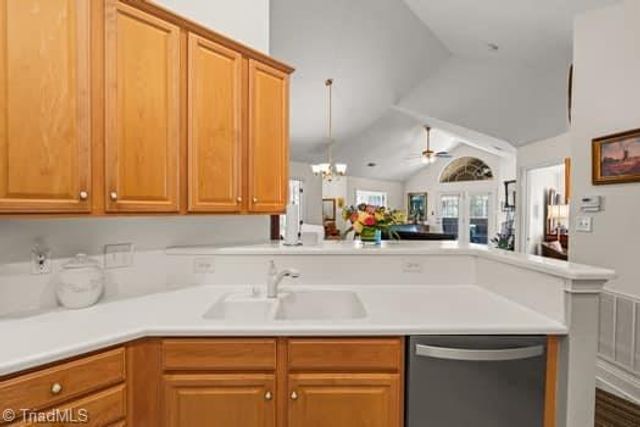 23 Pitlockry Place, Greensboro, NC 27407