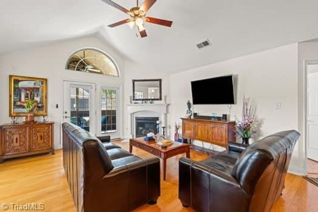 23 Pitlockry Place, Greensboro, NC 27407
